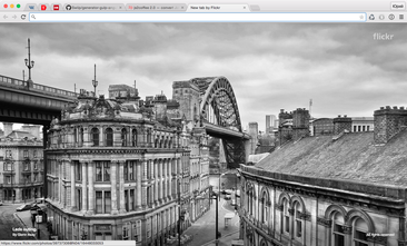 Черно-белая улочка, Google Chrome, Flickr